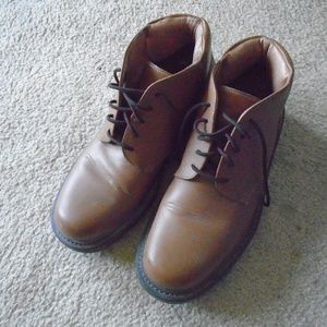 MENS "BANANA REPUBLIC" MEDIUM BROWN BOOTS